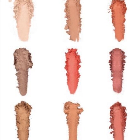 Give them Lala beauty eyeshadow palette NEW - Picture 2 of 6